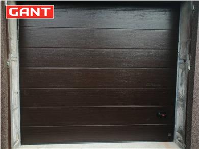 Cекційні гаражні ворота Gant Plus розмір 2400 х 2030 мм. (Широка лінія - під дерево) Торсіон