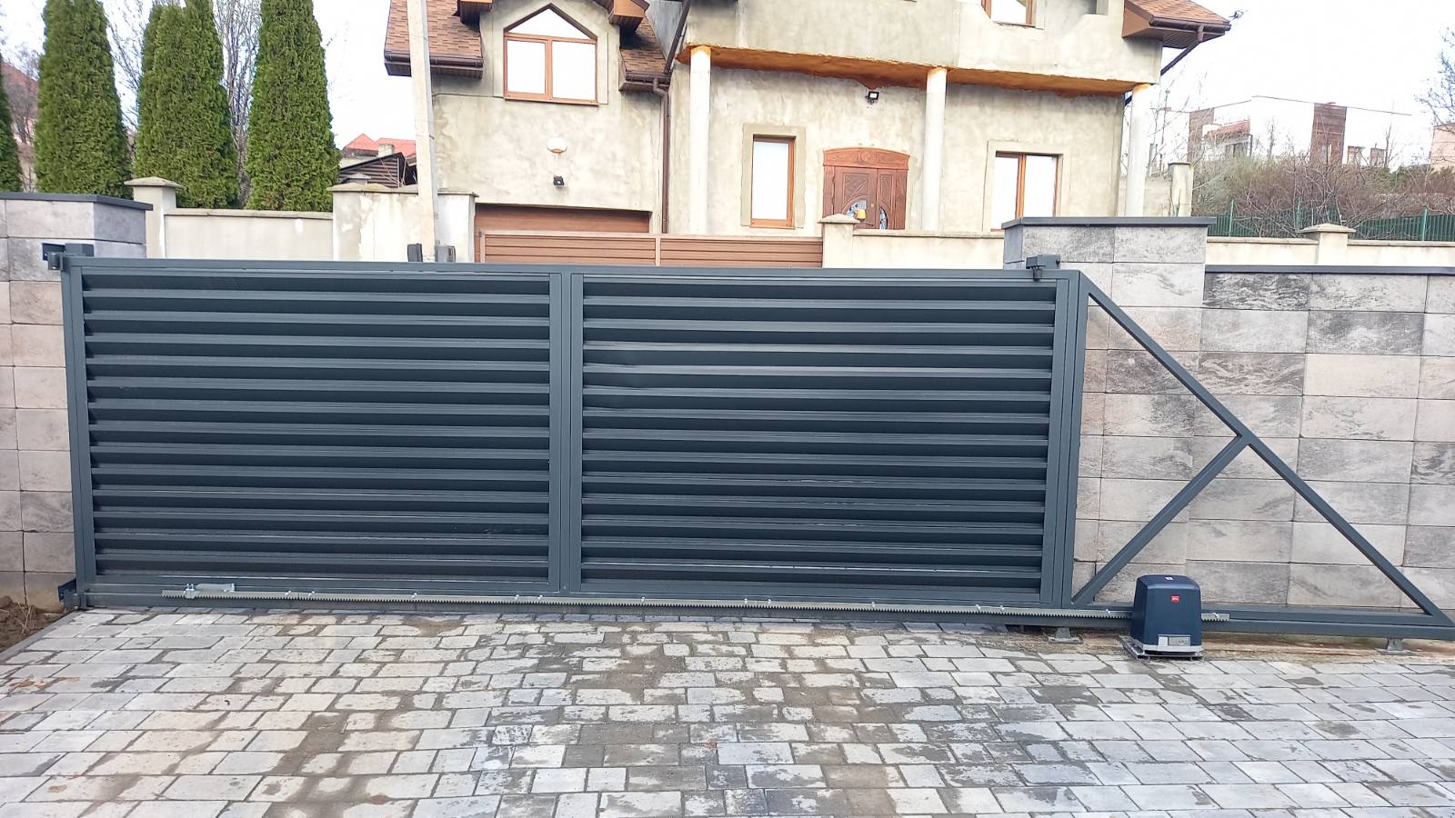 Відкатні ворота Bft Nice Roger Gant