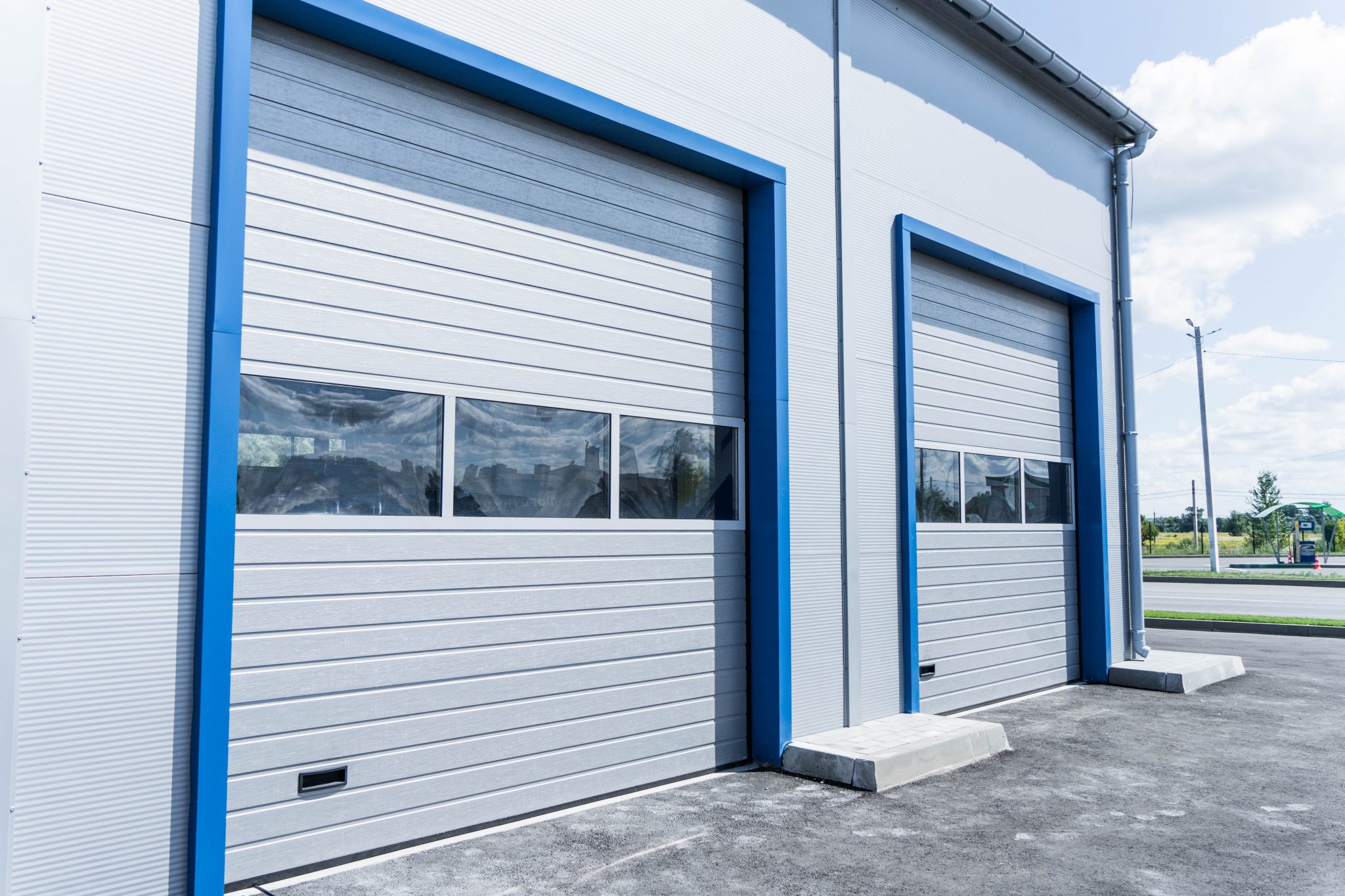 Панорамні секційні ворота