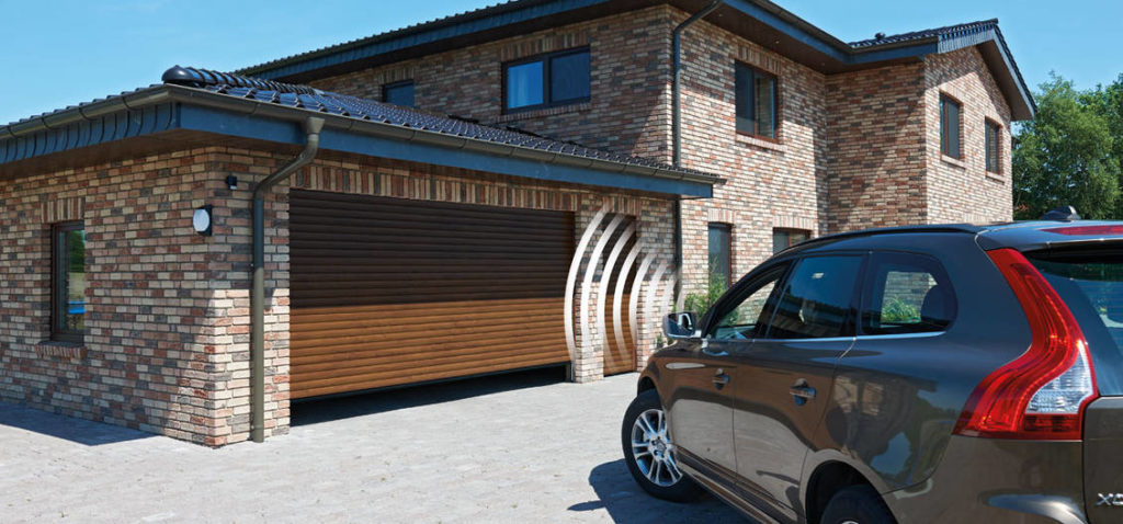 Гаражні ролети для приватних, комерційних об'єктів. Фото