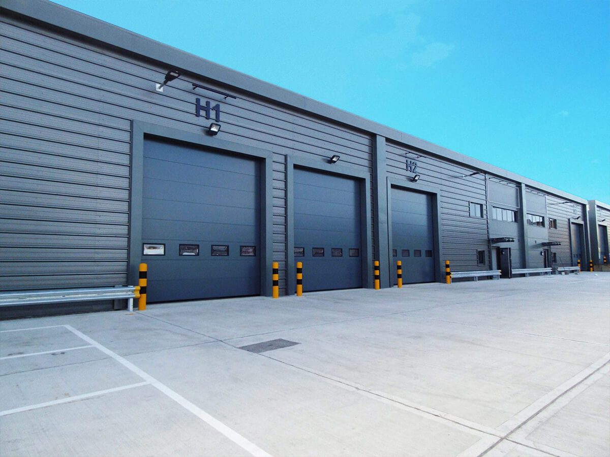 Фото #6 промышленных секционных гаражных ворот GANT PR, GANT Plus